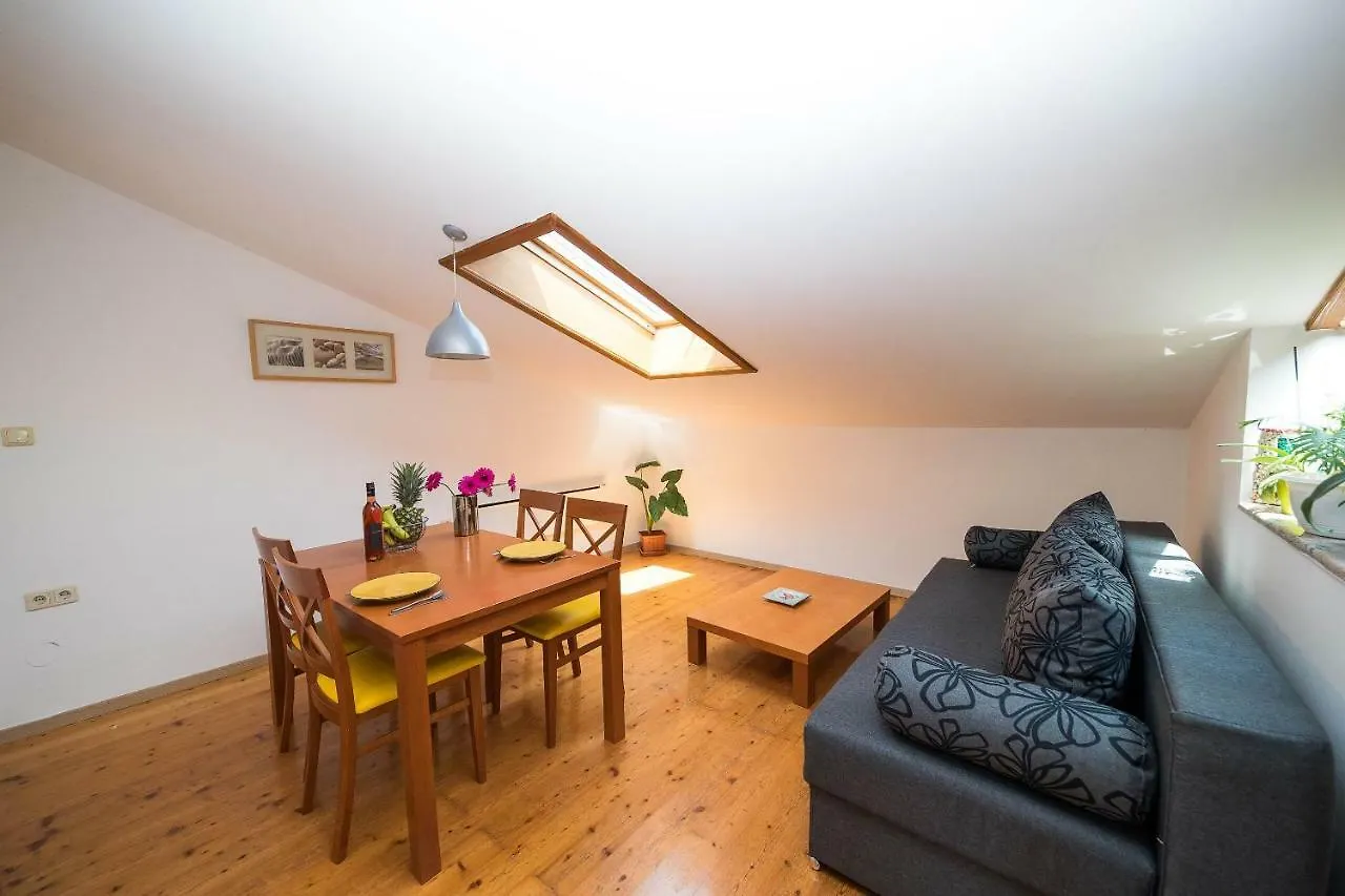 Roko Apartments Selce Croatia